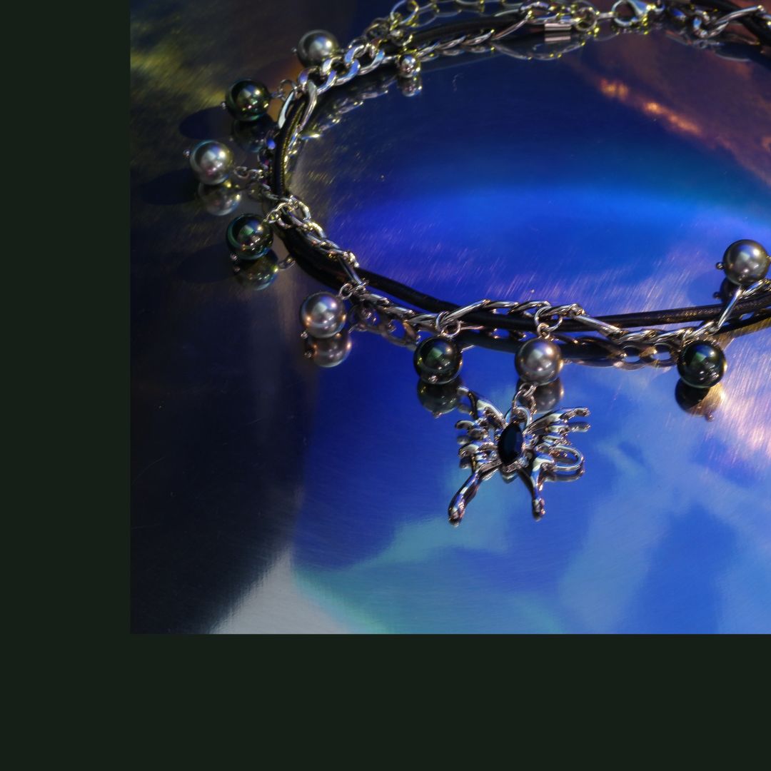Egoist – Pearl Choker with Gothic Insect Pendant